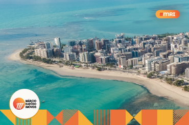 imagem de drone praia de maceió. primeiro imóvel.